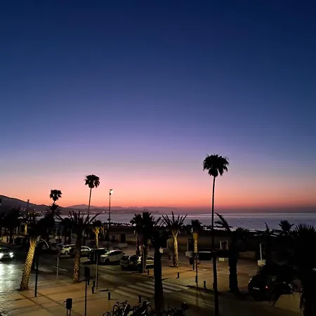 De Lujo Frente Al Mar Фуэнхирола