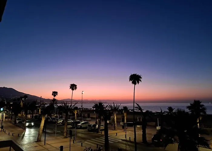 De Lujo Frente Al Mar Фуэнхирола